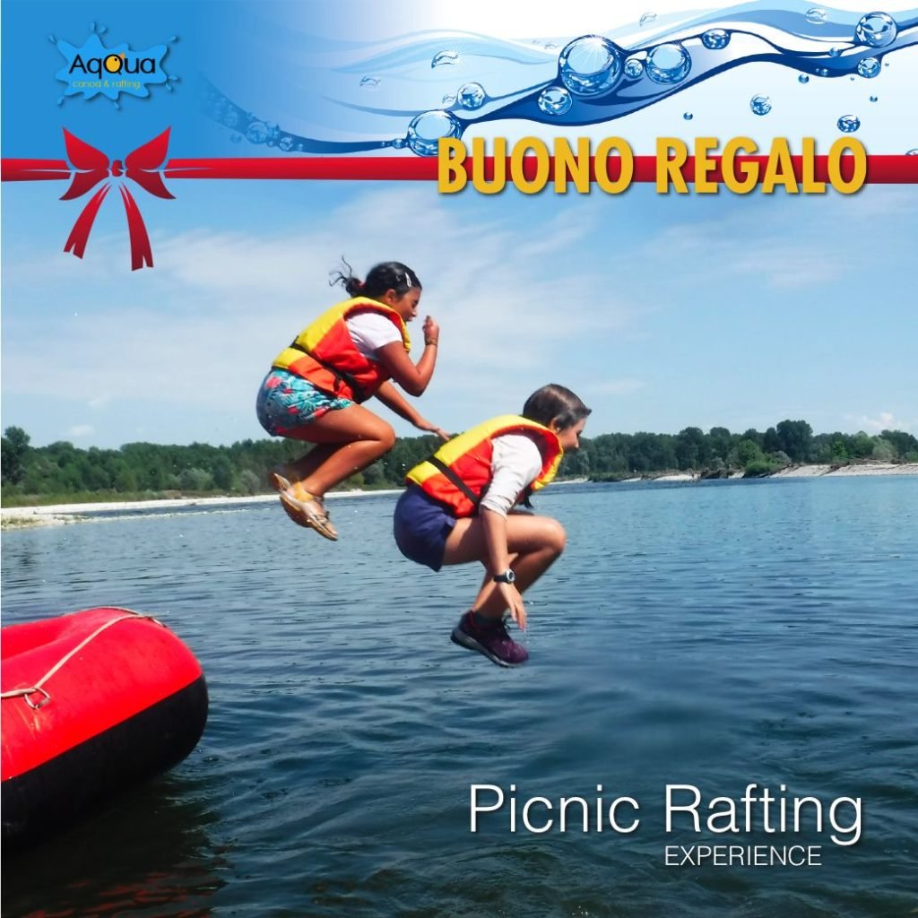 buono regalo per natale per il picnic rafting con bambini che si tuffano dal gommone in acqua